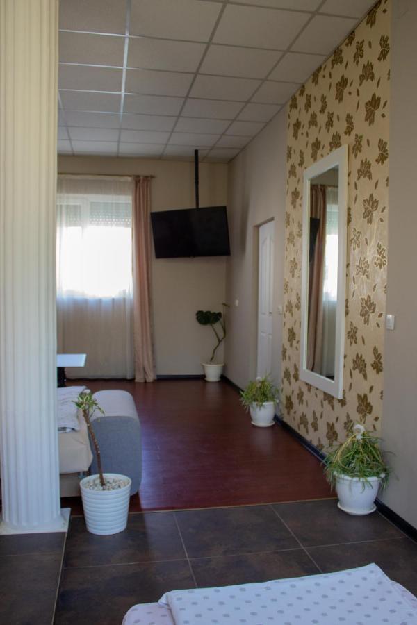 Yox Apartment 1 Орадя Екстер'єр фото